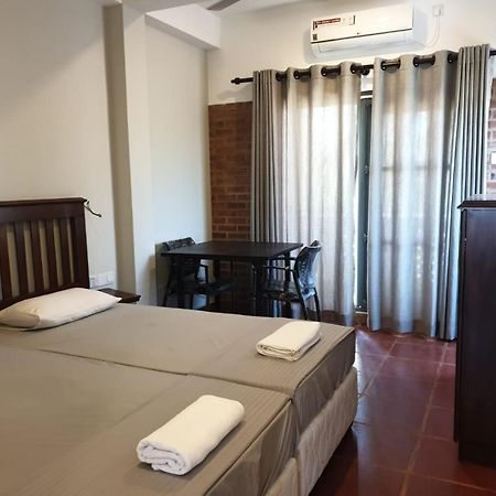 ホテル Janishi Residencies ネゴンボ エクステリア 写真